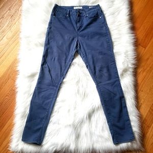 Bullhead high rise size 9 blue skinny jeans